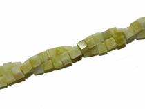 Conamara (Serpentin), Würfel, ca. 4 x 4 mm, Strang 