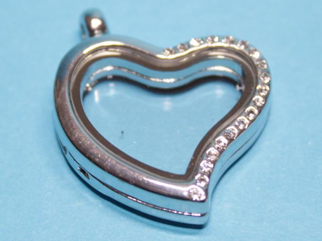 Herz mit Strass Floating Charm Medaillon Anhänger 