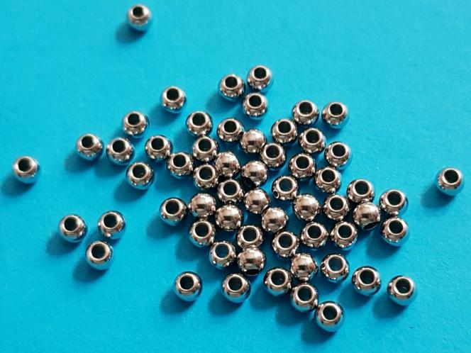 Stahlperle, 3 mm, Fädelloch 1,2 mm, 50 Stück 